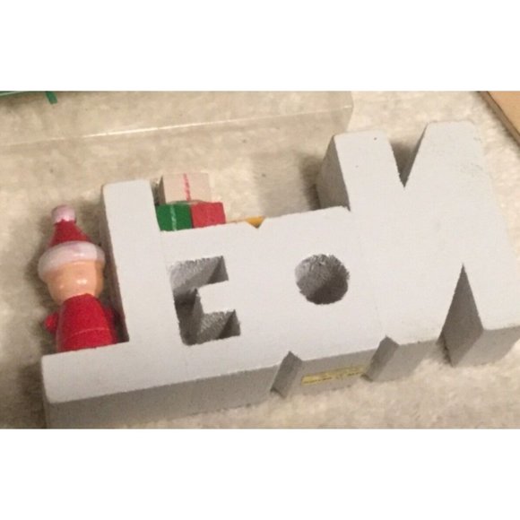 VINTAGE WOOD NOEL CANDLE HOLDER WITH BOTTLEBRUSH TREE SANTA decor - Picture 5 of 10